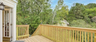 Hike, Golf, Explore: Home 10 Mi to Lake Lanier!