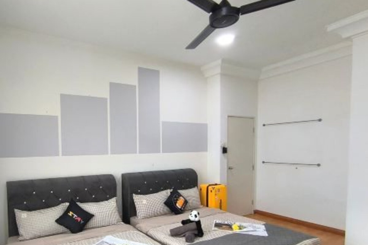 Platino Warm And Stylish 10Pax Neflix By STAY