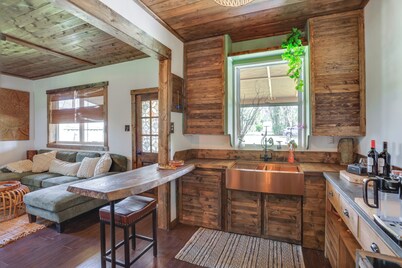 < 1 Mi to Downtown Arcadia: Tranquil Wooded Escape