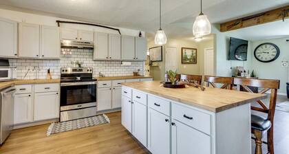 1 Mi to Shops & Cafes: Updated Cassville Home!