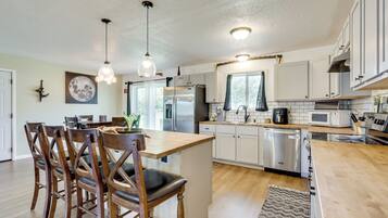 House (3 Bedrooms) | Front of property