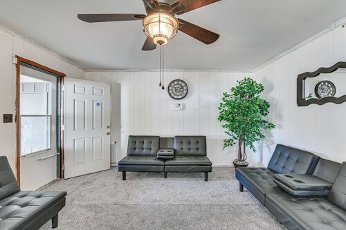 Pet-friendly Eutaw Home Near Historic Square