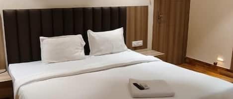 Habitación doble estándar | Tabla de planchar con plancha