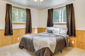 House (2 Bedrooms) | Interior - 4 Mi to Lake: Secluded Northwoods Getaway (Elcho)