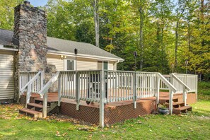 House (2 Bedrooms) | Interior - 4 Mi to Lake: Secluded Northwoods Getaway (Elcho)