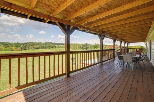 Spacious Getaway 5 Mins to Garden of the Gods