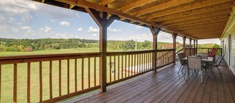 Spacious Getaway 5 Mins to Garden of the Gods