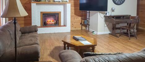 House (3 Bedrooms) | Front of property