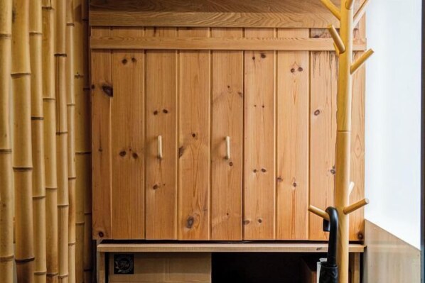 Room - new opened! 4 minutes from Shijo Omiya station, best value bungalow, shower toilet separate (Kyoto)