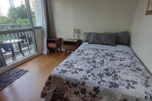 Sistema de insonorización y tabla de planchar con plancha
