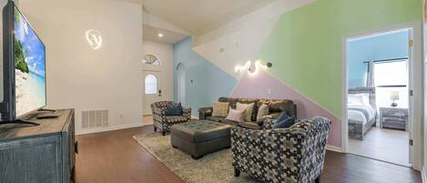 4 bedrooms, iron/ironing board, WiFi, bed sheets