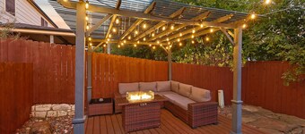 5BR w/ Backyard Paradise, Pool, Cinema, Games