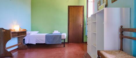 1 habitación, wifi y ropa de cama