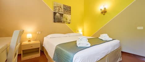 1 habitación, wifi y ropa de cama