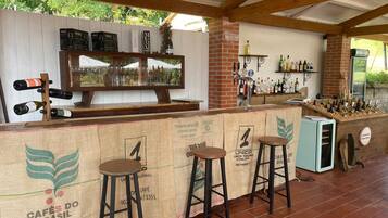Bar (en la propiedad)