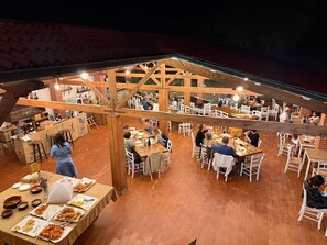 Outdoor dining - Room 'Santa Lorica - Camera 17' with Shared Pool, Wi-Fi and Air Conditioning (Sassetta)