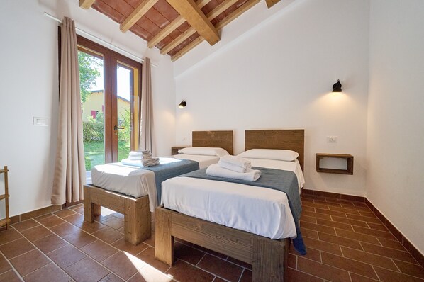 1 habitación, wifi y ropa de cama