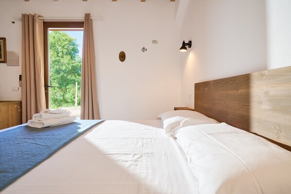 1 bedroom, WiFi, bed sheets