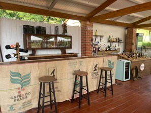 Bar (en la propiedad)