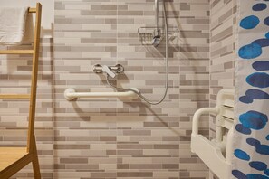 Shower, free toiletries, towels