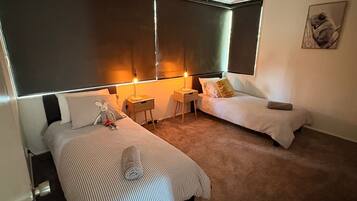 3 bedrooms, desk, iron/ironing board, free WiFi