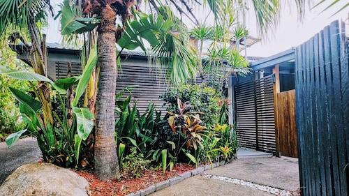 The Residence- A home away from home. Pet friendly/ family friendly.