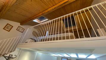 2 Schlafzimmer, Zimmersafe, Schreibtisch, Bügeleisen/Bügelbrett