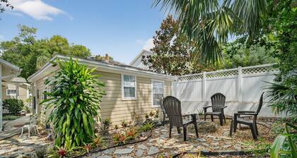 Cozy Guesthouse w/ Fire Pit & Walkable to Downtown