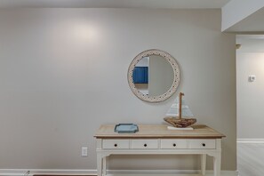 Interior - Courtside 52- ground level 2BR flat! (Hilton Head Island)