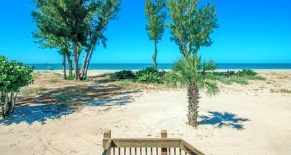 South Seas Beach Cottage 1423 Brand New! Remodeled, King Bed, Sleeps 6.