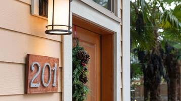 Iron/ironing board, free WiFi