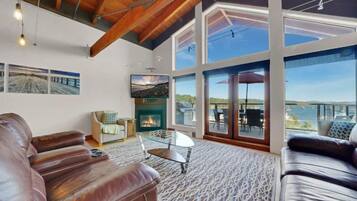 Iron/ironing board, free WiFi