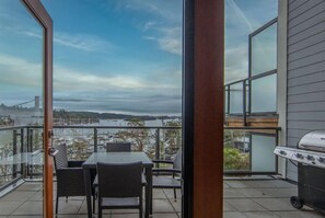 Deluxe Apartment, Harbour View Level 1 | เตารีด/โต๊ะรีดผ้า, Wi-Fi ฟรี