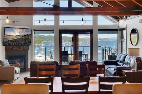 Penthouse Apartment, Harbor View | Living area