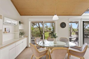 Dining - Private Access to Beach, Oceanview with Home Gym (Silverleaves)