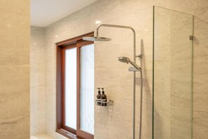Shower, jetted bath - Luxe 5BR Villa Near Sanur Beach w/ Pool & Sea View (Denpasar Selatan)