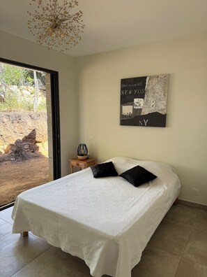 2 chambres, fer et planche à repasser, lit parapluie, Wi-Fi