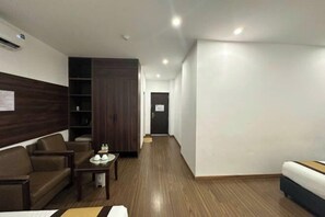 Room - Kim Thanh Hotel, Vinh Phuc - Near Heron Lake Golf, DAM Vac (Dong Da)