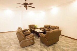 Unclassified image, 5 of 6, button - Kim Thanh Hotel, Vinh Phuc - Near Heron Lake Golf, DAM Vac (Dong Da)