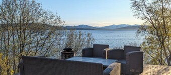 Senja - charming cottage by the sea. Fantastic view