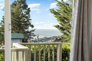 Interior - 4BR Pacifica Top Flat | Perfect for Groups w/ View (Pacifica)