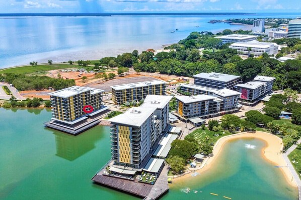 1 bedroom - Zen Golden Bay Harbour View Pool Balcony (Darwin)