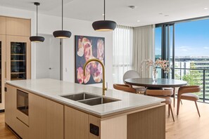Dining - Sub Penthouse At The Hemingway (Palm Beach)