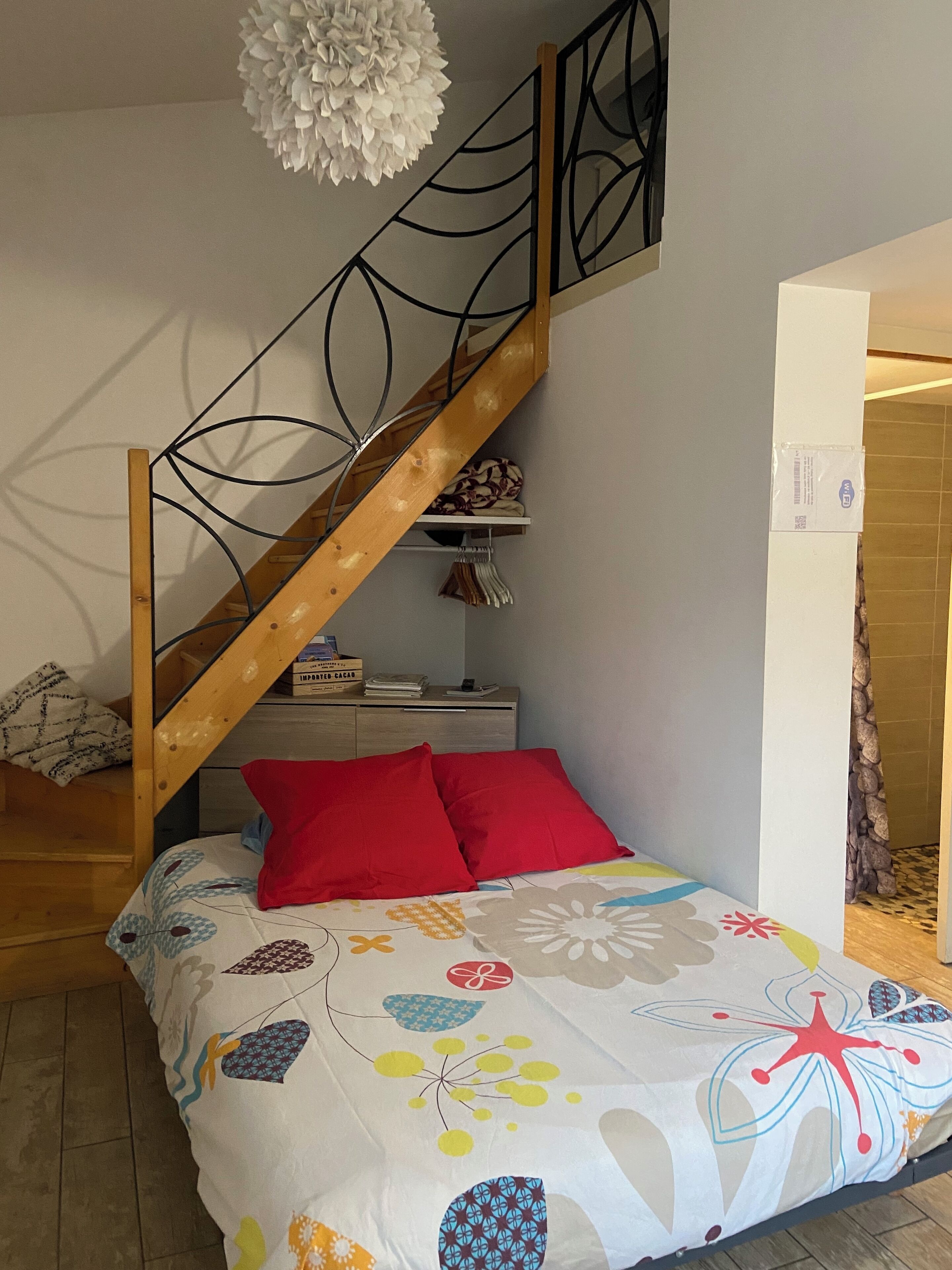 1 chambre, fer et planche à repasser, Wi-Fi gratuit, draps fournis