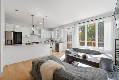 Quiet and Convenient Retreat