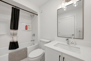 House, Smoking | 3 bedrooms - Quiet and Convenient Retreat (Bedford)