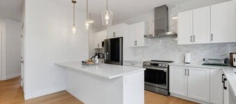 Quiet and Convenient Retreat