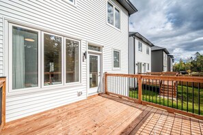 House, Smoking | 3 bedrooms - Quiet and Convenient Retreat (Bedford)