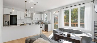 Quiet and Convenient Retreat