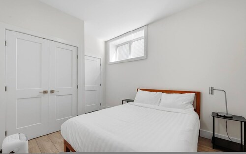 Quiet and Convenient Retreat